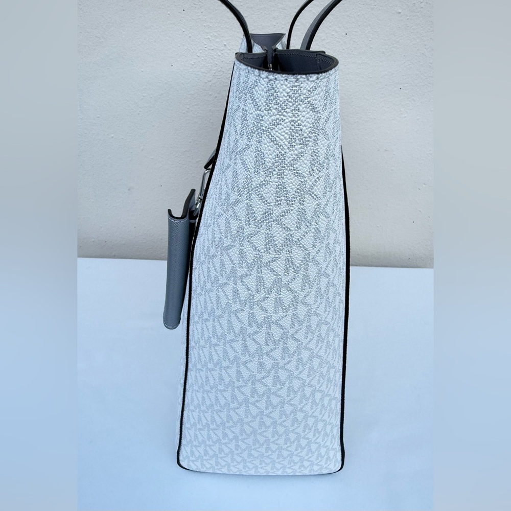 Michael Kors Vincent Signature Monogram Tote with Card Holder Charm 👜🔥 - Picture 13 of 16